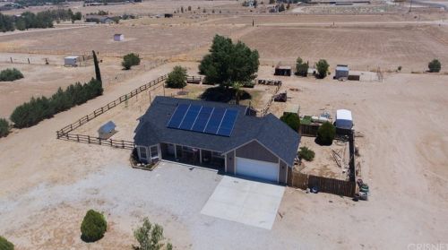 50008 Three Points Rd, Lancaster, CA 93536-9252