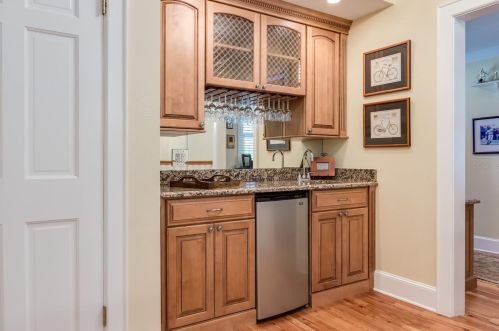 1050 Lake Hollingsworth Dr, Lakeland FL  33803-2267 exterior