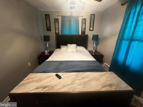 565 Chester Pike, Prospect Park PA  19076-1406 exterior