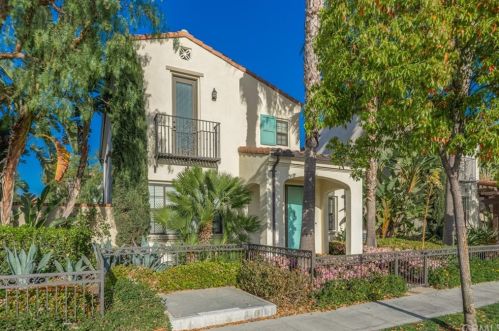 582 Olive St, Anaheim, CA 92805-2703