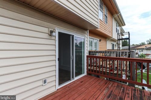 14 Mallard Ct, Charles Town WV  25414-5803 exterior