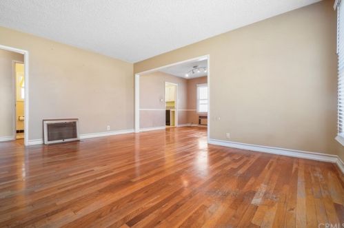 4755 Hayter Ave, Lakewood CA  90712-3508 exterior