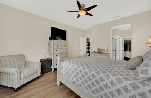 8001 Finchley Ct, Vacaville CA  95687-8253 exterior