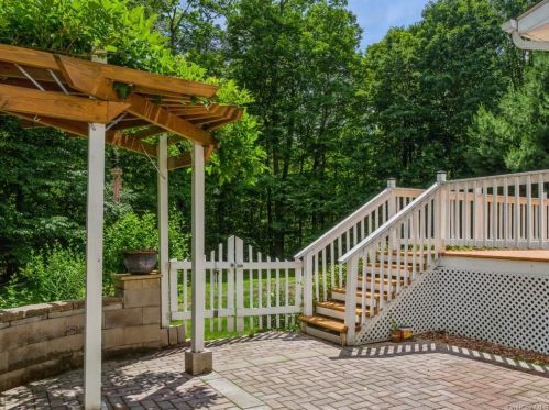 21 Sycamore Way, Poughkeepsie NY  12603-5684 exterior