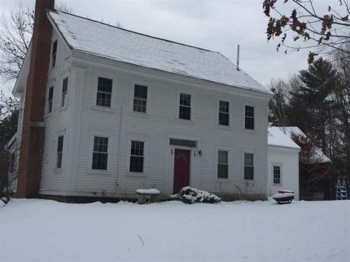 63 Coffeetown Rd, Deerfield, NH 03037-1217