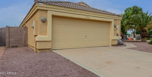 876 Laredo St, Chandler, AZ 85225-8119