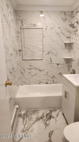68 Stonehurst Blvd, East Freehold, NJ 07728-5710