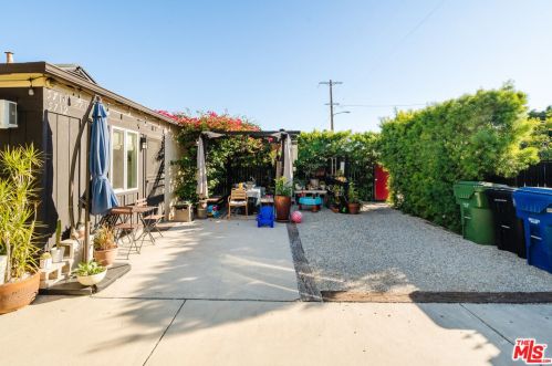 5710 Vineland Ave, North Hollywood, CA 91601-2030