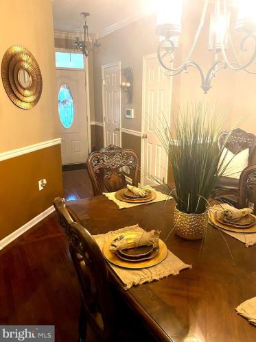 11 Green Acres Ln, Gloucester, NJ 08030-1681