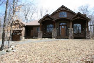 48 Hemlock Ct, Gouldsboro, PA 18424-9035