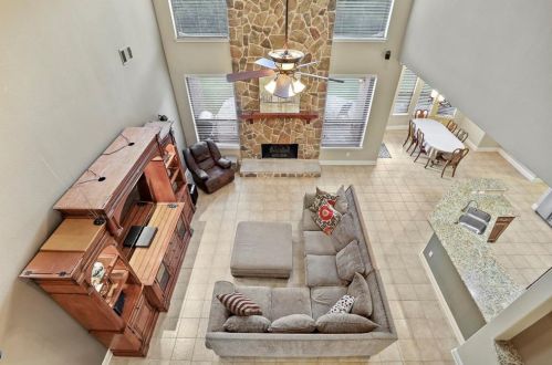 2209 Roadrunner Dr, Lewisville TX  75022-7885 exterior