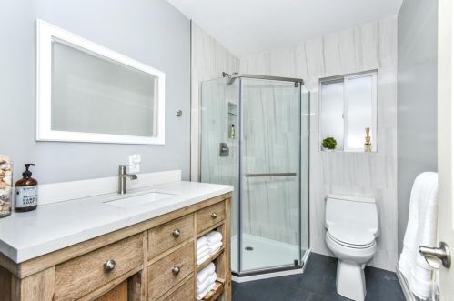 6003 Eckleson St, Lakewood CA  90713-1910 exterior