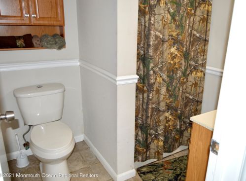 24 Walter Dr, Jackson Twp NJ  08527-3418 exterior