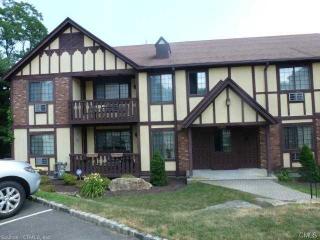 45 Canterbury Rd, Bridgeport, CT 06606-2655