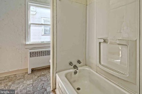 25 Green St, Pilesgrove NJ 08098-1136 exterior