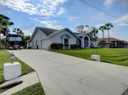 1408 Graham Cir, Lehigh Acres, FL 33936-1108