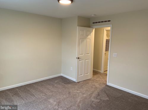 522 Laurel Ln, Blue Bell, PA 19422-4266