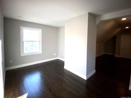 109 Chelsea Rd, New Hamburg NY  12590-5475 exterior