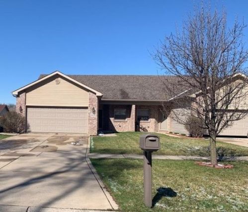 5608 Mississippi St, Hobart, IN 46342-5678