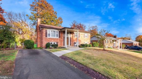 2220 Longview Dr, Woodbridge, VA 22191-2645