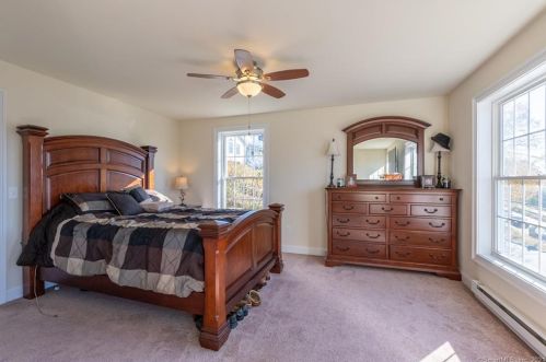 611 Military Hwy, Groton CT 06340-2468 exterior