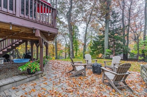 45 Longview Trl, Parsippany NJ  07834-2039 exterior