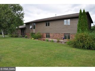 487 Country View Rd, Hudson, WI 54016-7819