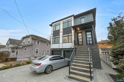 122 Brinkerhoff Ave, Palisades Park, NJ 07650-3041
