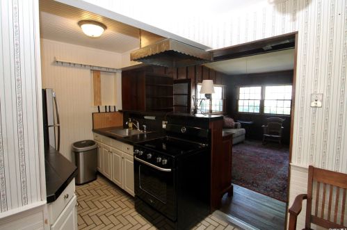 15 Harwich Rd, East Rockaway NY  11518-2407 exterior