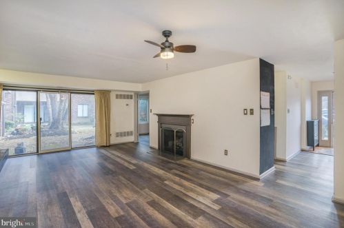 302 Mountainview Dr, Wayne, PA