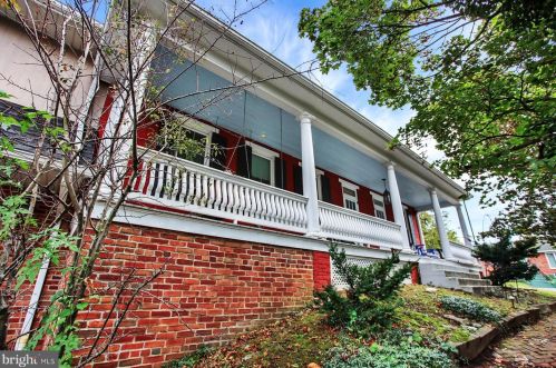 1 Hanover St, Swatara, PA 17033-2422