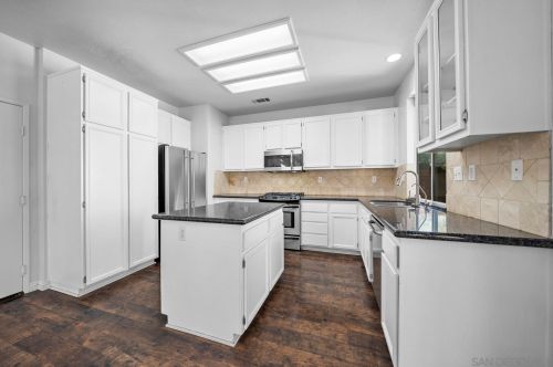 30058 Laurel Creek Dr, Temecula CA  92591-3617 exterior
