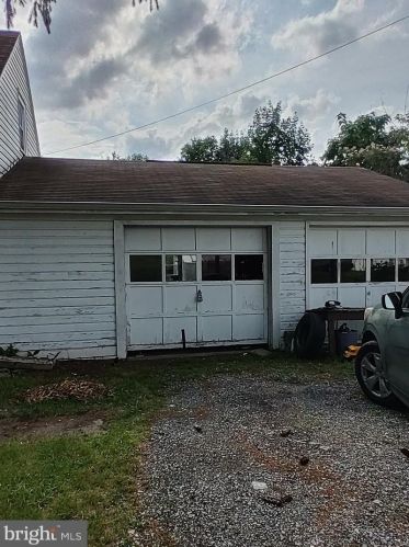 33 Cleversburg Rd, Lees Cross Roads, PA 17257-9410