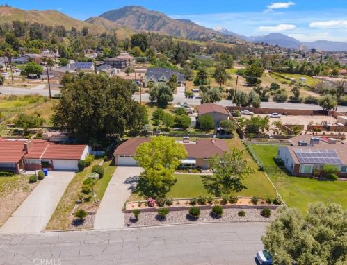 3795 El Camino Dr, San Bernardino, CA 92404-2026