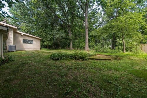 40 Tree Top Ln, Poughkeepsie NY  12603-4820 exterior