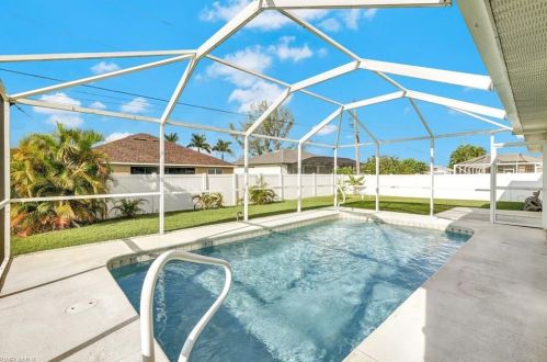1709 30th St, Cape Coral, FL 33914-4068