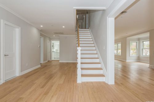 123 Ocean Ave, Woodsburgh, NY 11598-1440
