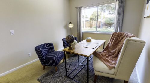 1550 Foxwood St, Hollister CA  95023-8048 exterior