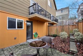 2116 Ruffner St, Seattle WA  98199-2341 exterior