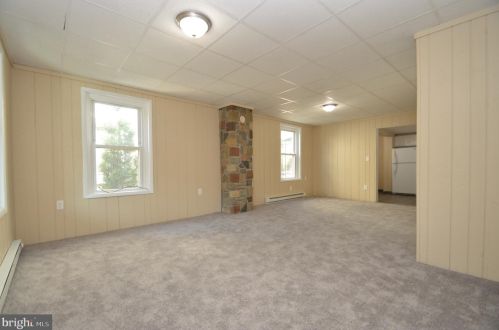 553 Mauch Chunk Rd, Palmerton, PA 18071-1105