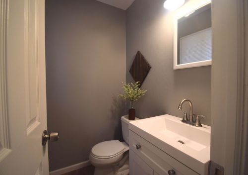 6641 Brentwood Ave, Milwaukee, WI 53223-5721