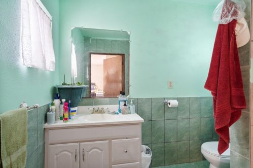 4973 Strickland Dr, Oxnard CA  93036-1052 exterior