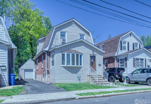 523 Olive Pl, Woodbridge, NJ 07095-3415