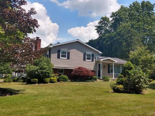 2 Meadowlane, Greenville, PA 16125-1205
