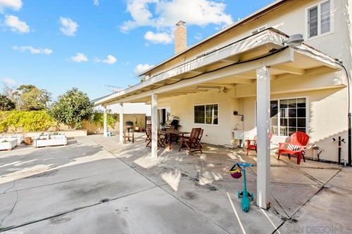 11122 Avenida Del Gato, San Diego CA 92126-1740 exterior