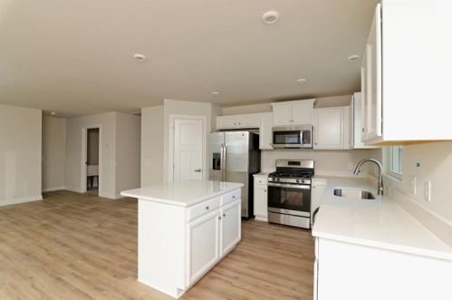 243 Smith Ln, Beaver Falls, PA 15010-1238