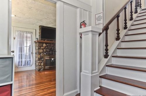 183 Lawn Ave, Stamford CT  06902-3114 exterior