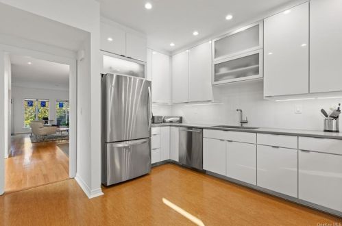 10 Beechwood Way, Briarcliff NY  10510-2405 exterior