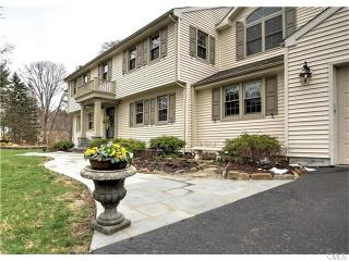 16 Holmes Rd, Glastonbury CT  06033-2906 exterior