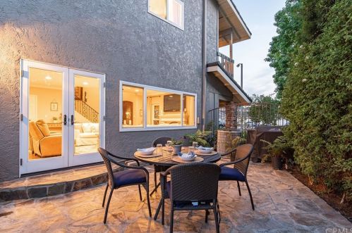 4237 Sussex Cir, Cypress CA  90630-2742 exterior